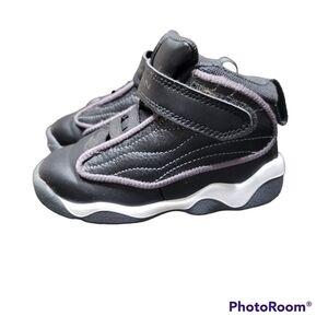 Jordan Black And White Pro Strong Kids Sneakers Size 7C